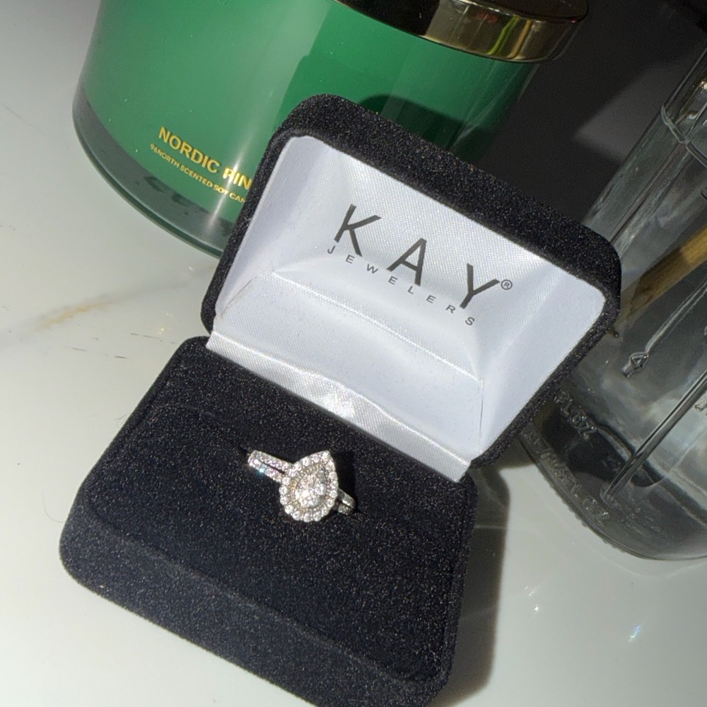 Kay Jewelers White Gold Teardrop Diamond Ring - size 6